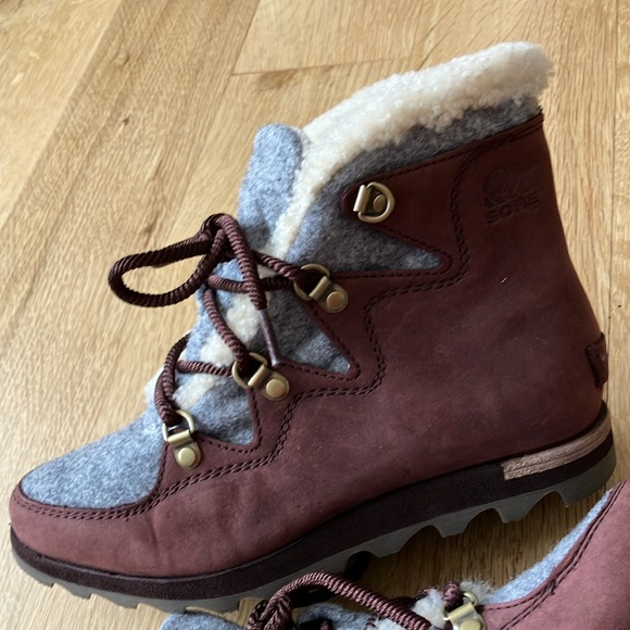 NWOT Sorel Sneakchic Shearling Alpine Boots - Sz 6.5. - Picture 4 of 13